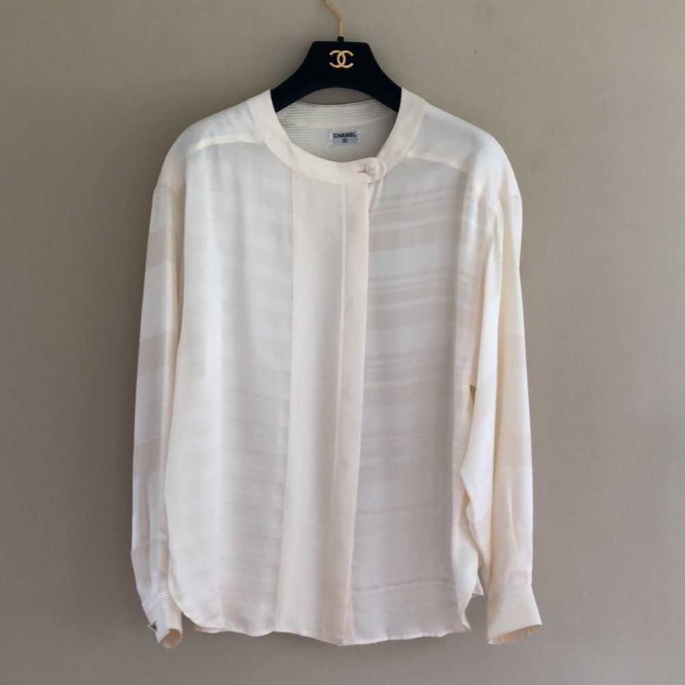 Luxurious Chanel Silk Blouse M